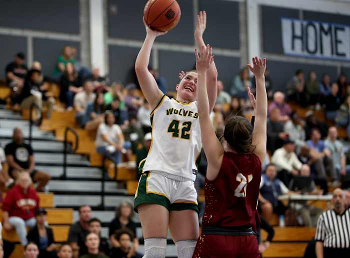 Cardinal Newman girls BB 61, San Ramon Valley 55 NCS Open championship by Dennis Lee 2-24-24022420243 (1)